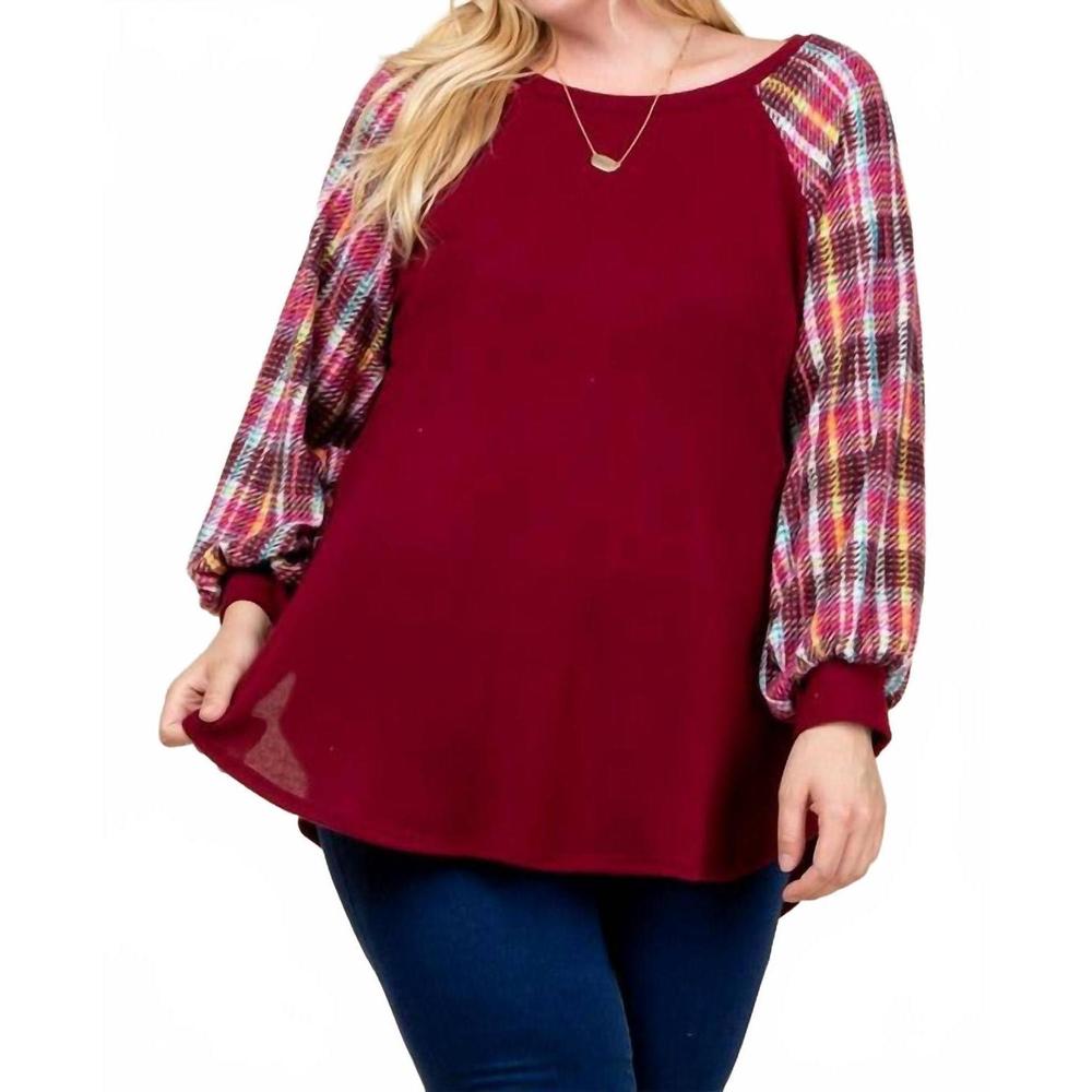 NEW SUPER LADY plaid puff sleeve top (plus) in burgundy